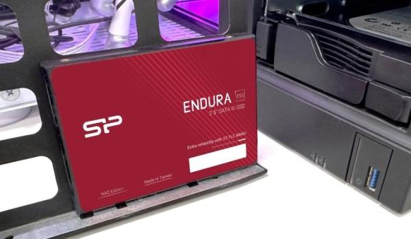 NAS ဆိုတာဘာလဲ? Hard Drives ကိုဘယ်လိုရွေးချယ်မလဲ? အသစ်စတင်တဲ့သူတွေအတွက် အထောက်အကူဖြစ်မယ့် အချက်အလက်တွေကို တစ်နေရာမှာပဲ!